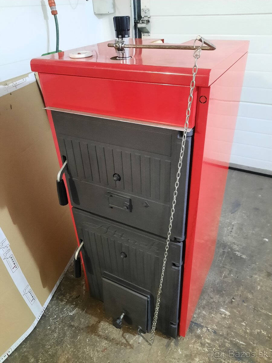 Predám 4čl. Iiatinový kotol Attack na tuhé pal.