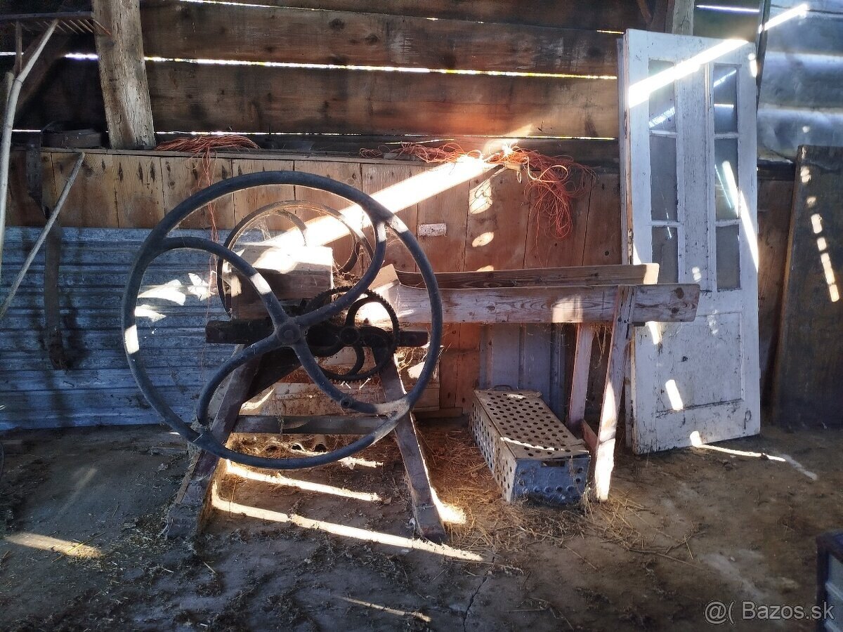 Sekacka na travu / zihlavu