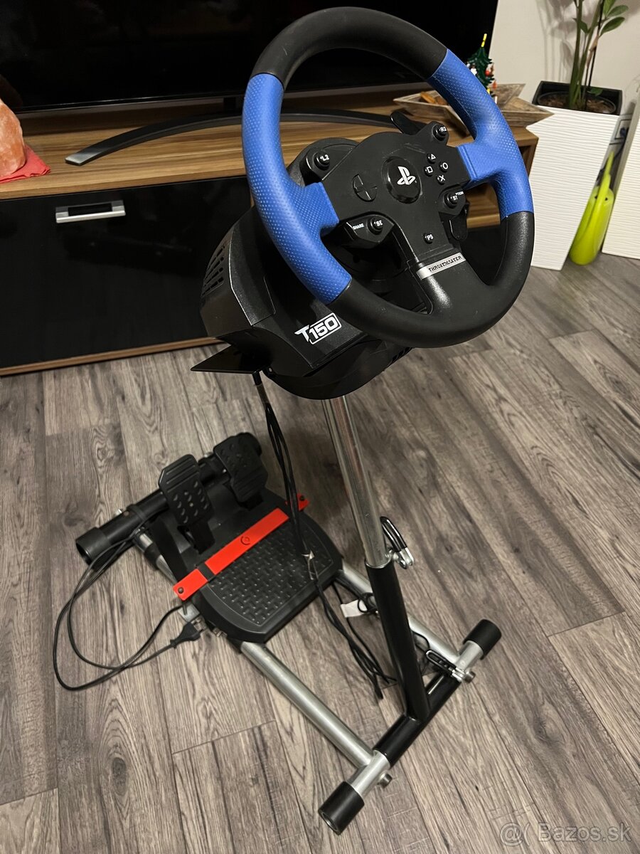 Stojan pre volant + volant s pedálmi