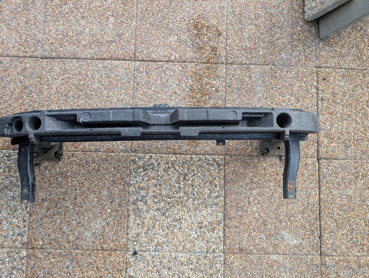 Predná vystuha vw golf 7