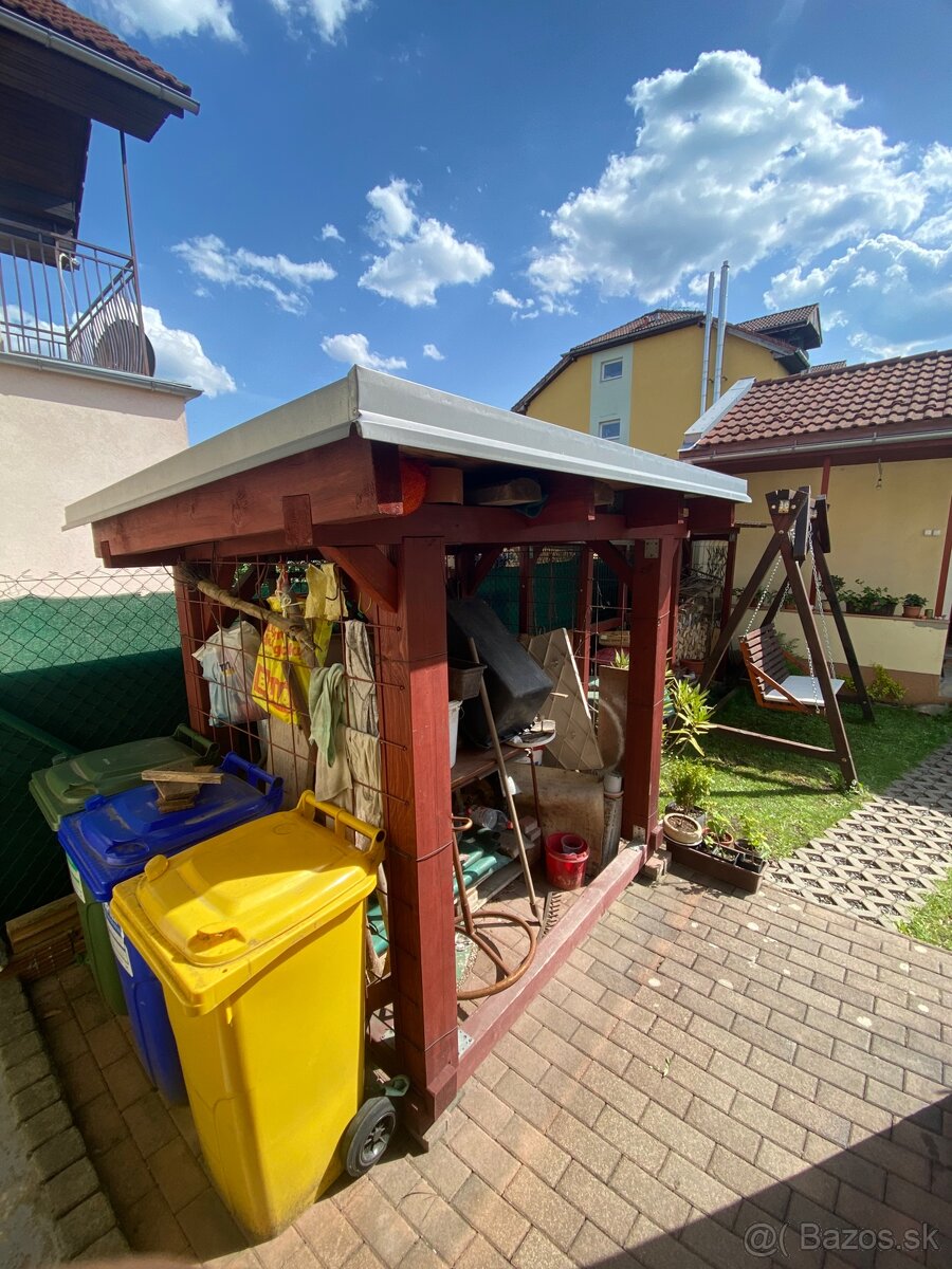 Predám drevený prístrešok