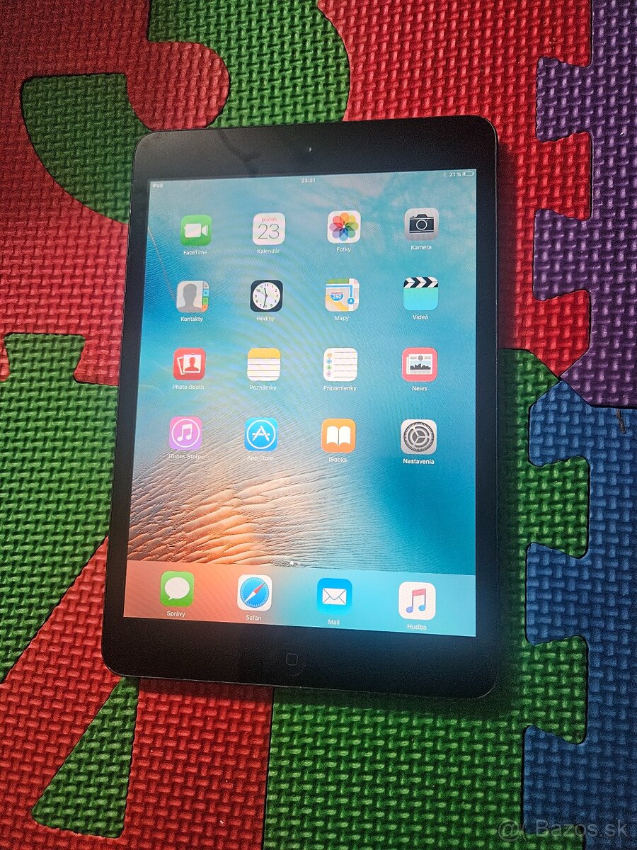 apple mini ipad..16gb