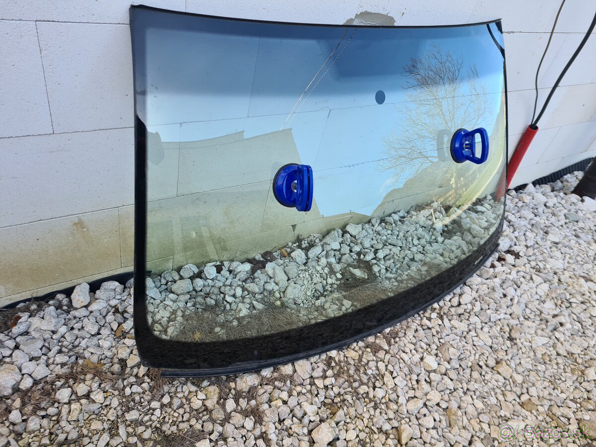 Čelné sklo Volkswagen Touareg 7l