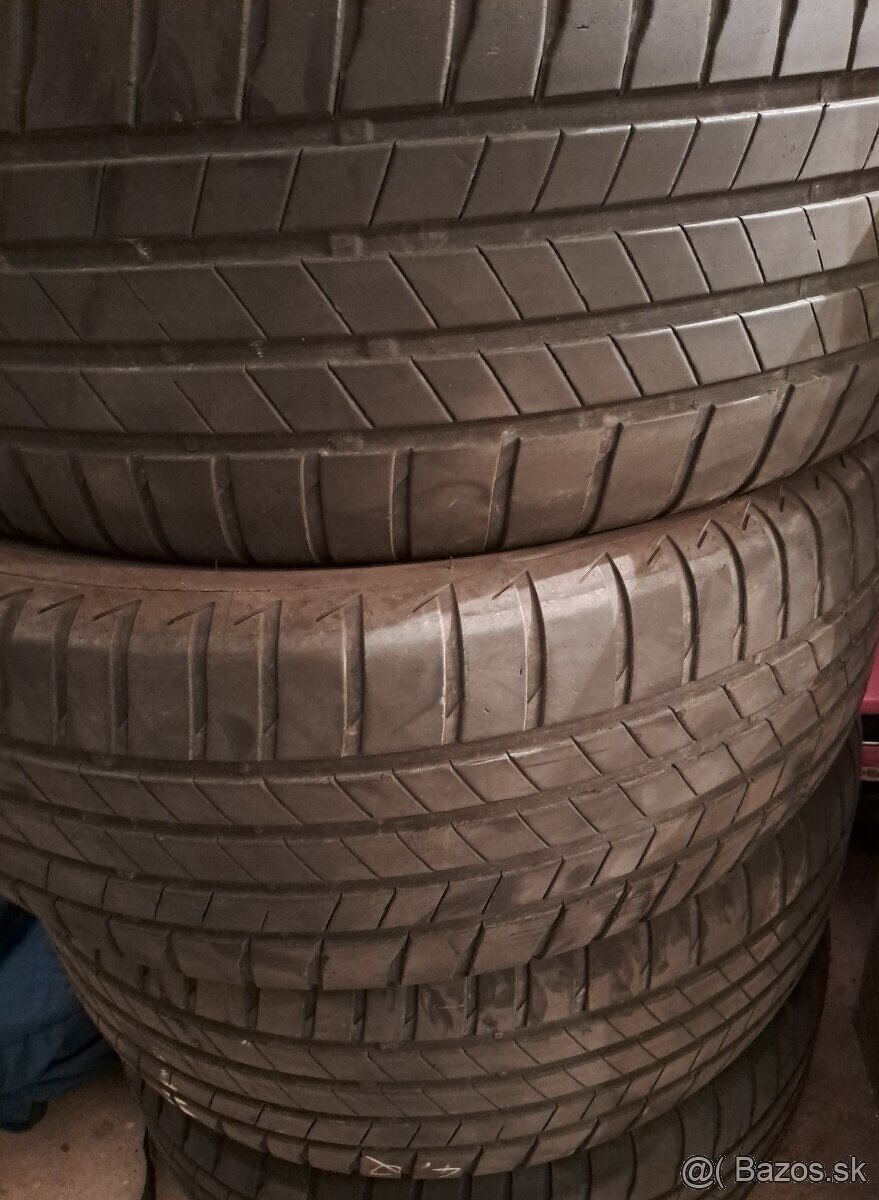 215/55 R17 94V letné