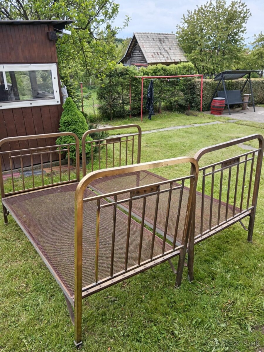 Starožitný nábytok