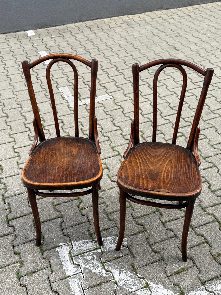 Nadherne dreve stolicky Thonet aj so znacenim