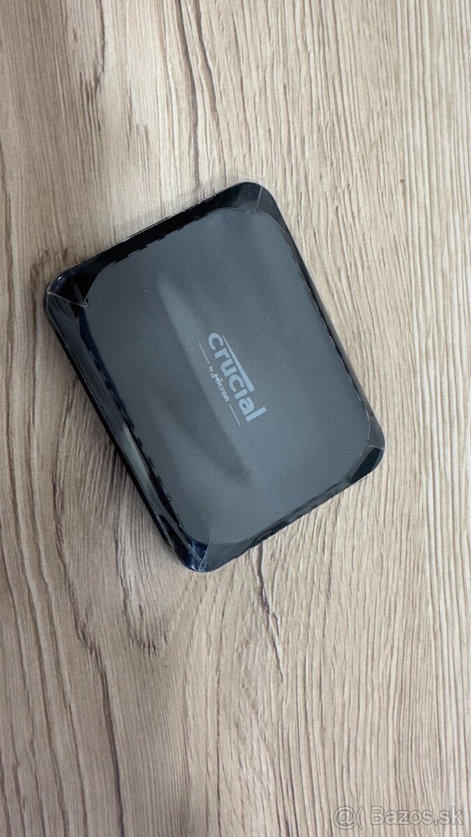 SSD disk Crucial X9 Portable SSD 4TB.