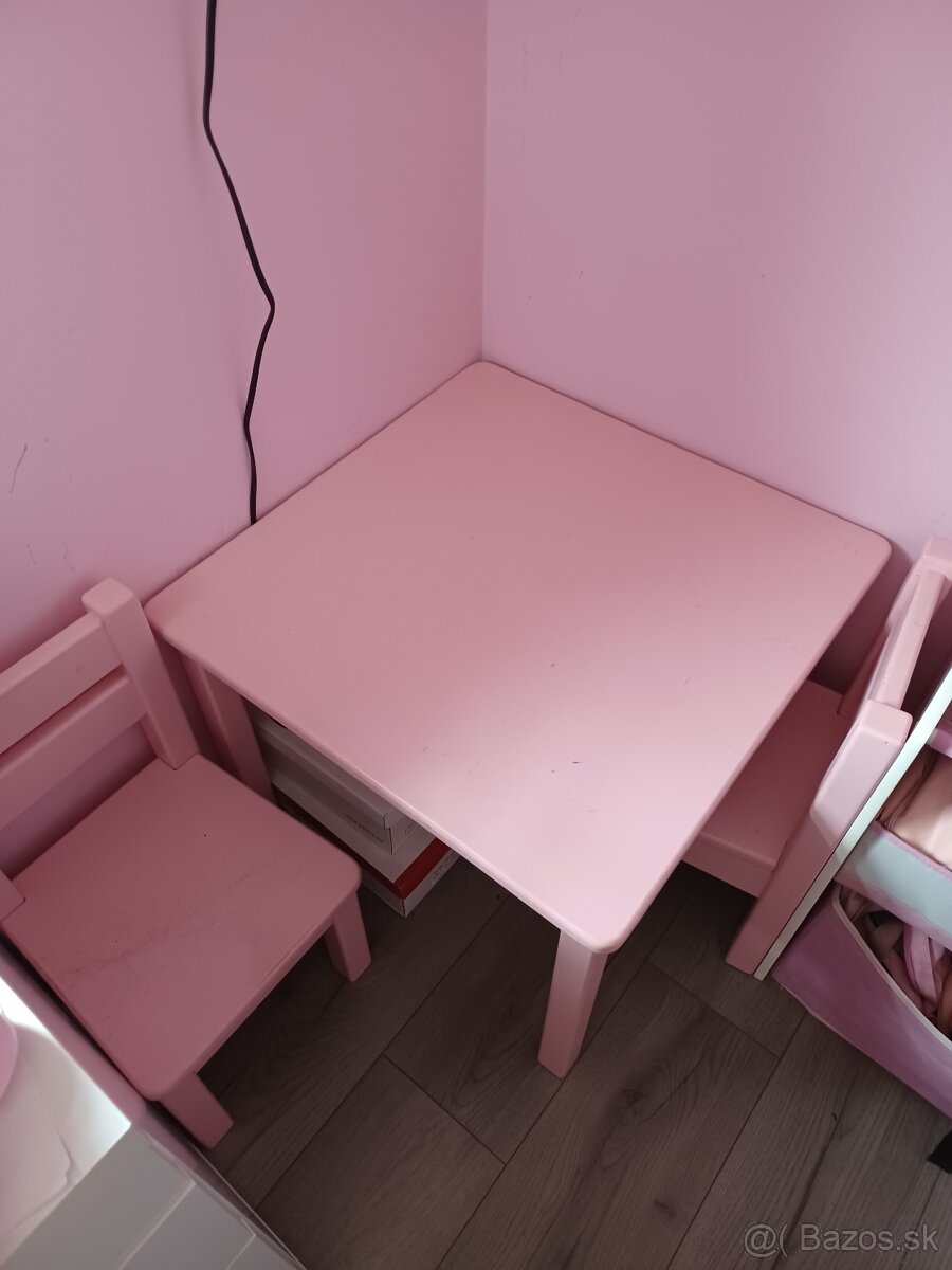 Detsky stolik