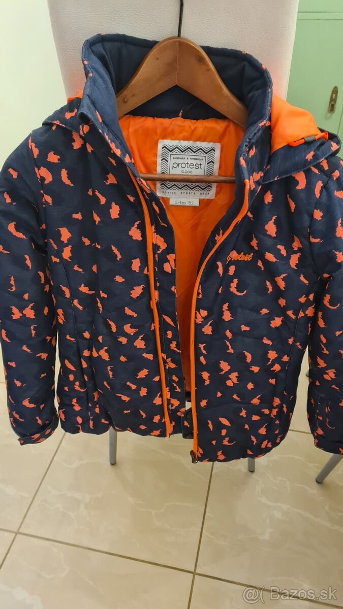 Lyžiarska bunda a nohavice