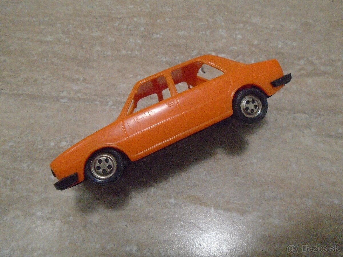 Stará Hračka škoda 120LS KDN