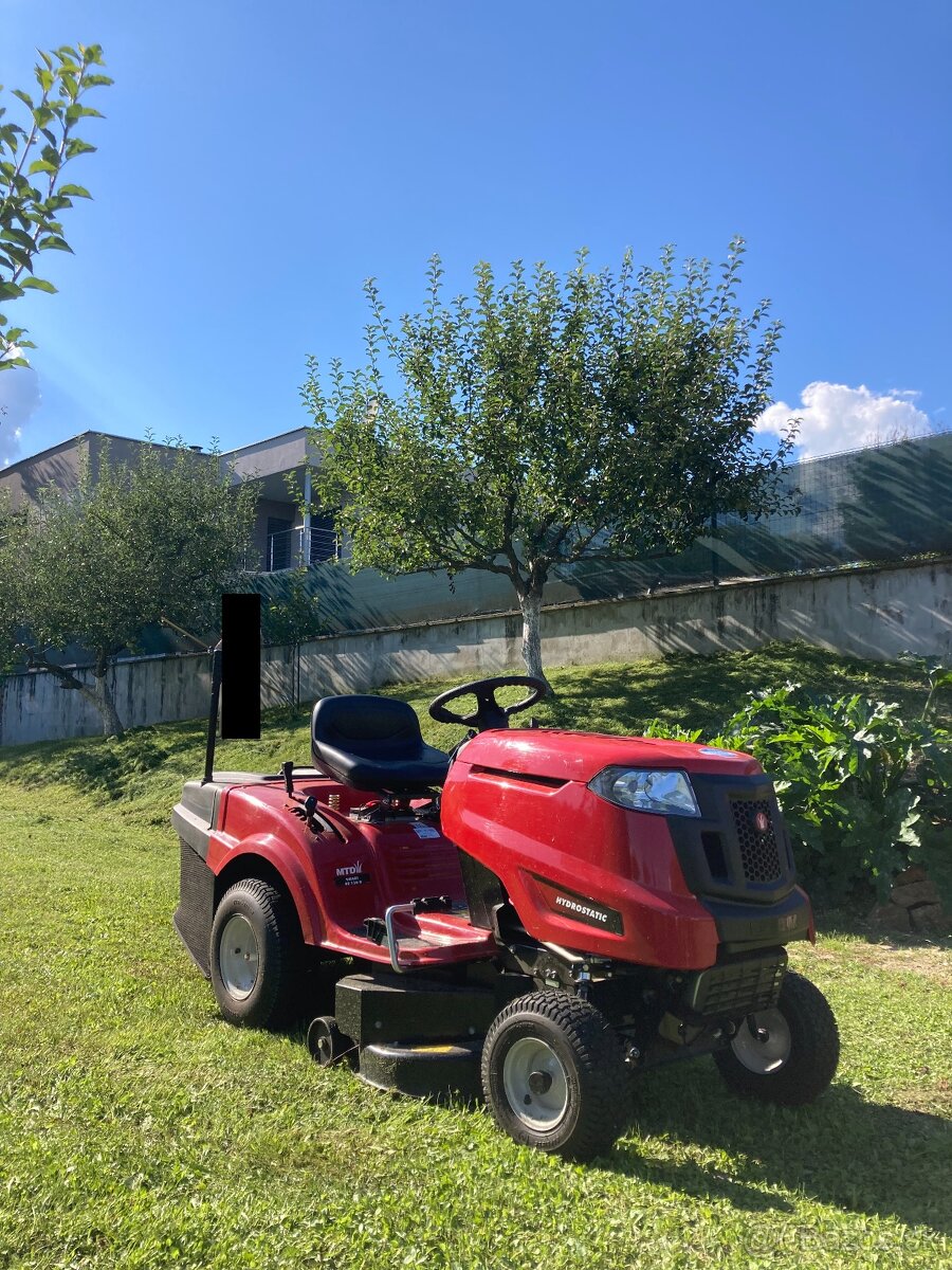 Predám záhradnú kosačku/traktor MTD Smart RE 130 H