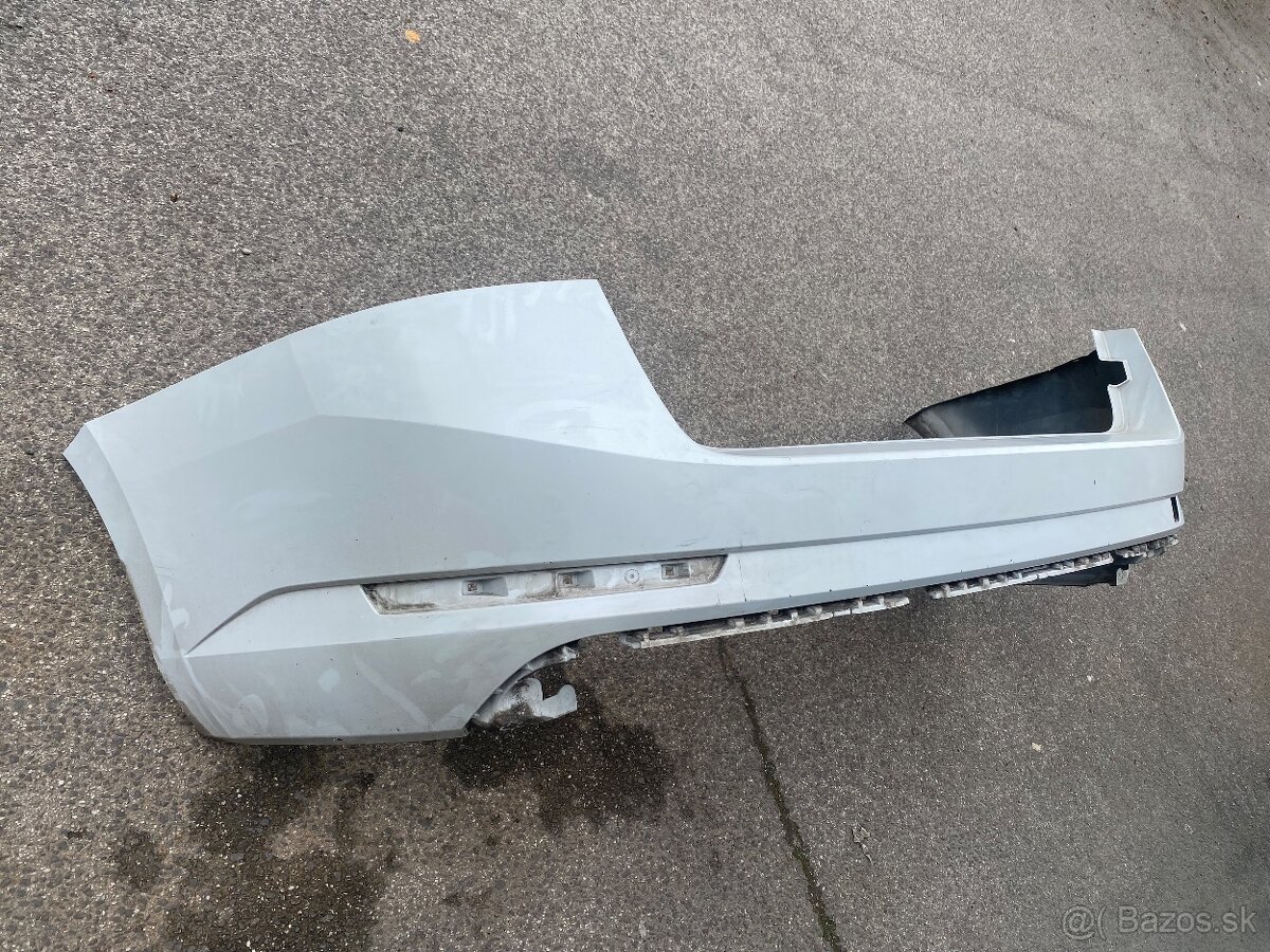 Škoda Superb 3 combi zadny naraznik