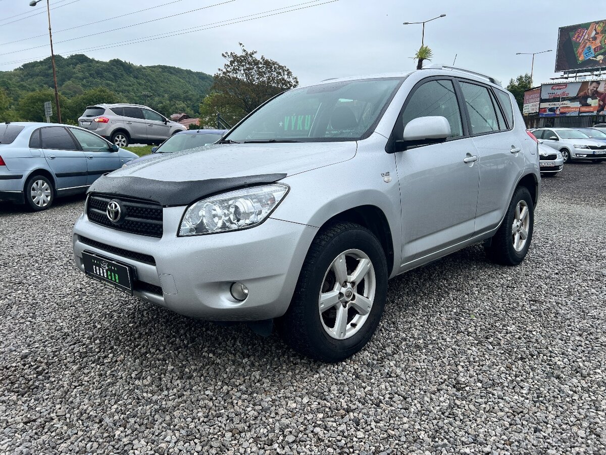 Toyota RAV4 2.2 D-4D 135 Terra