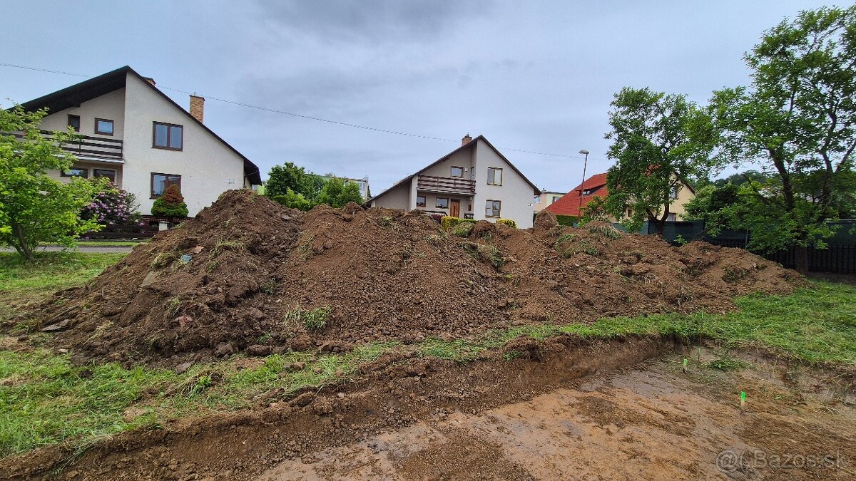Darujem hlinu za odvoz