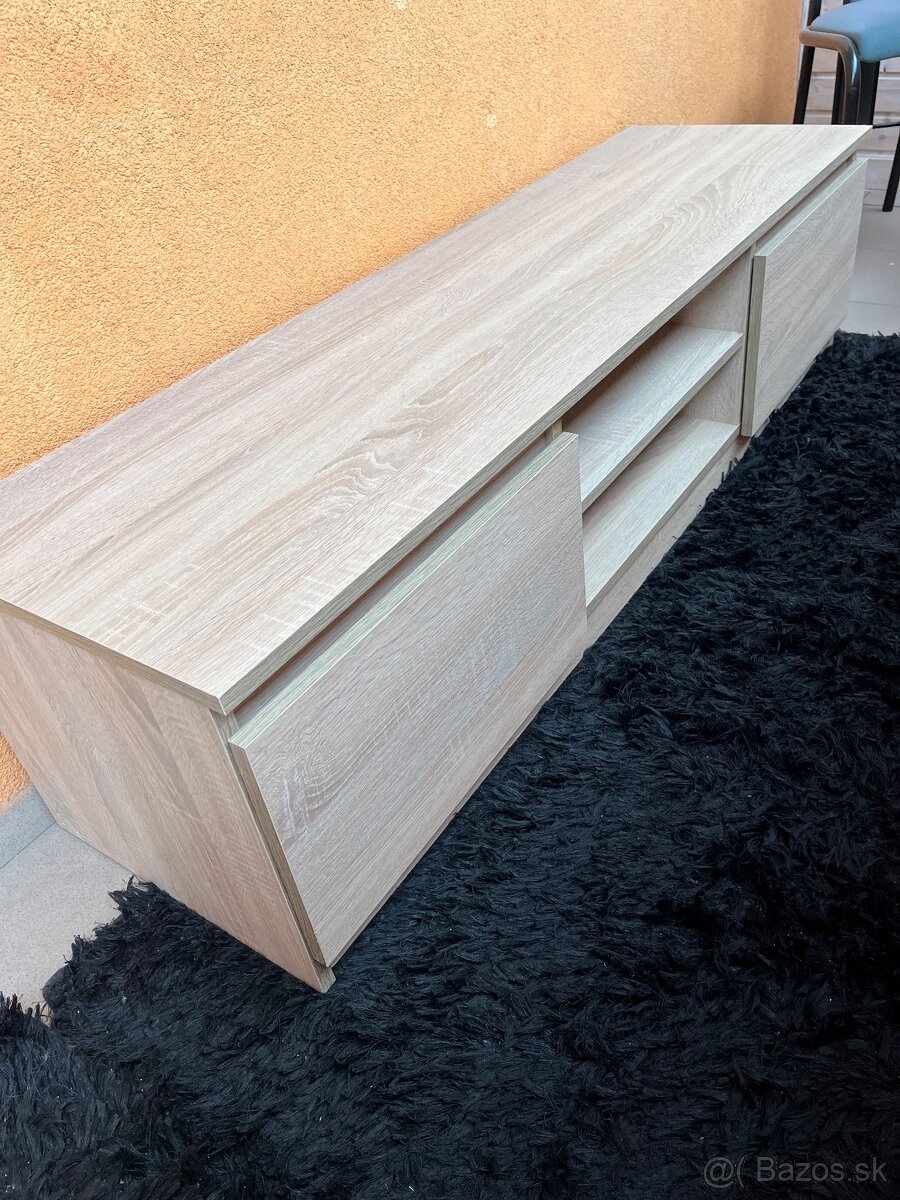 Komoda pod Tv