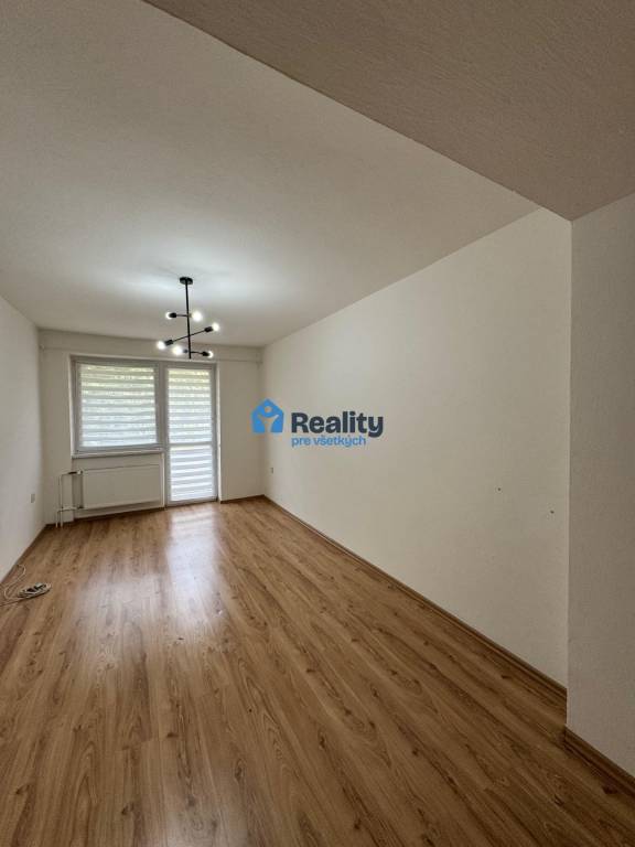 Prenájom Lánska 2-izb.byt, po rekonštrukcii, balkón, PB