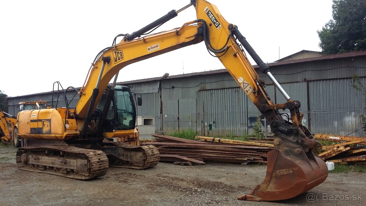 pásové rýpadlo JCB JS210LC