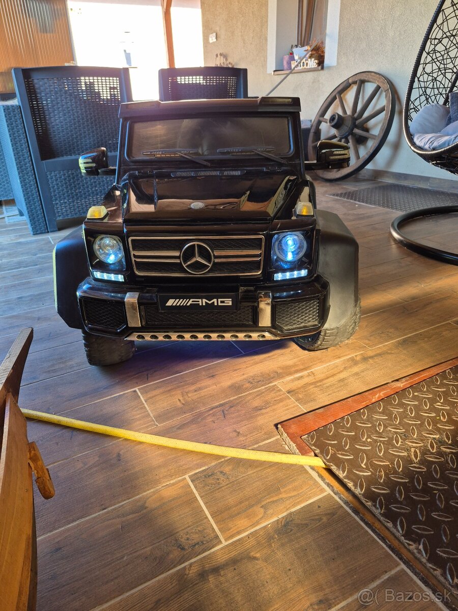 Elektrické autíčko mercedes