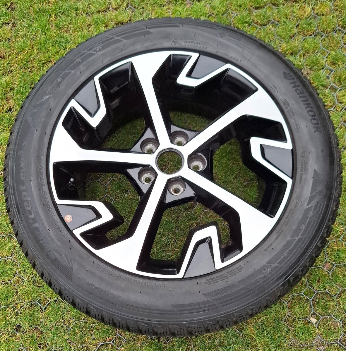 Kia originálne R18 elektróny + 235/55 R18 Hankook zimné gumy