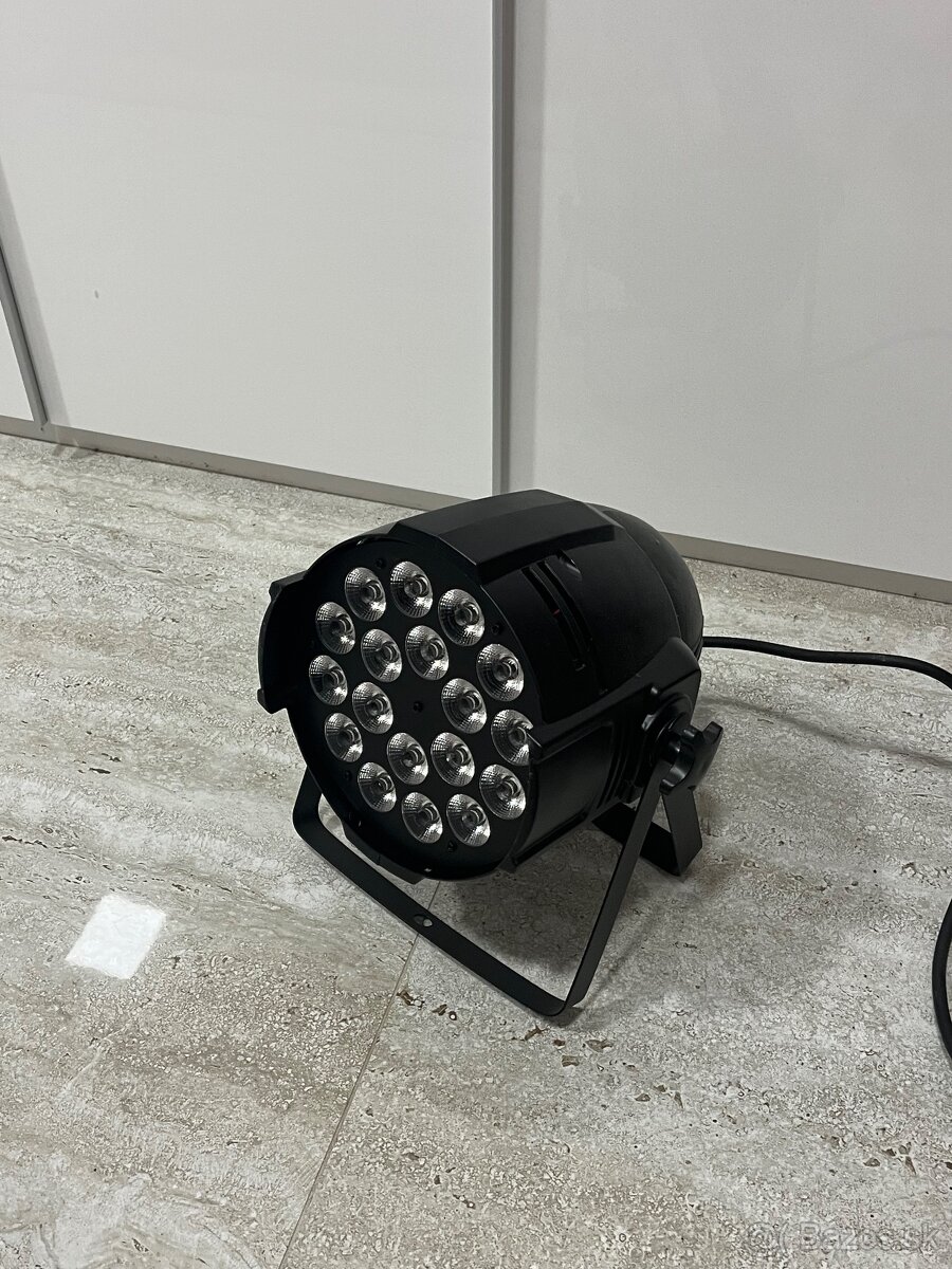 SVETLÁ - LED PAR RGBW 18x10W
