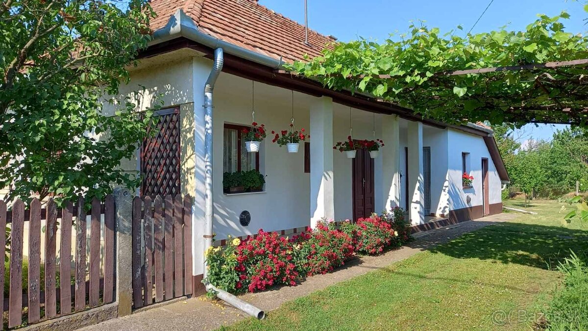 Vidiecky dom s výnimočnou záhradou v obci Méra