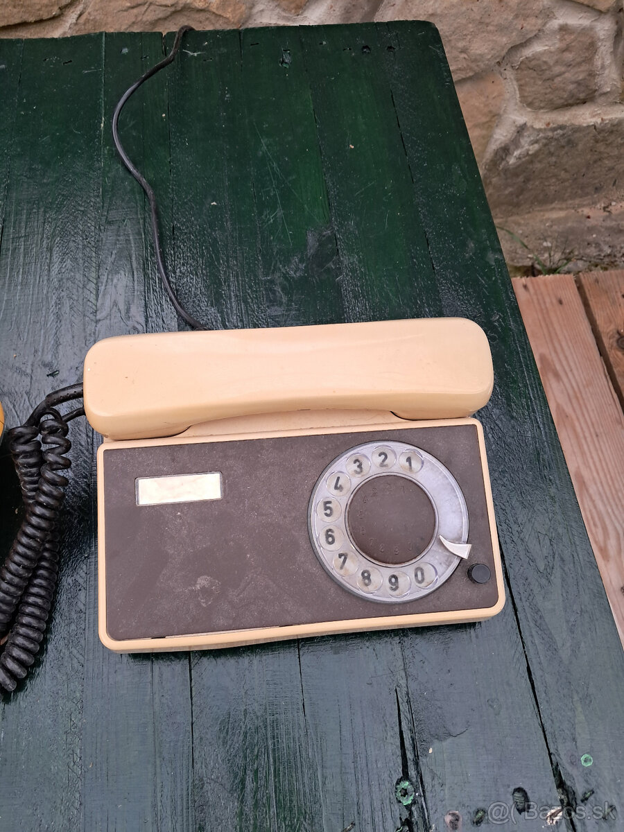 Predam funkcne retro telefony,,,15eur/ks