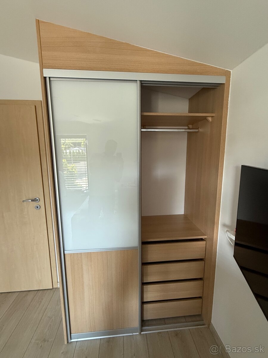 Predám vstavanú skriňu