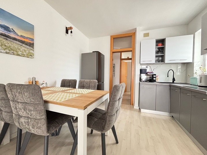 Moderne zariadený 3-izb. apartmán, Novalja / Chorvátsko