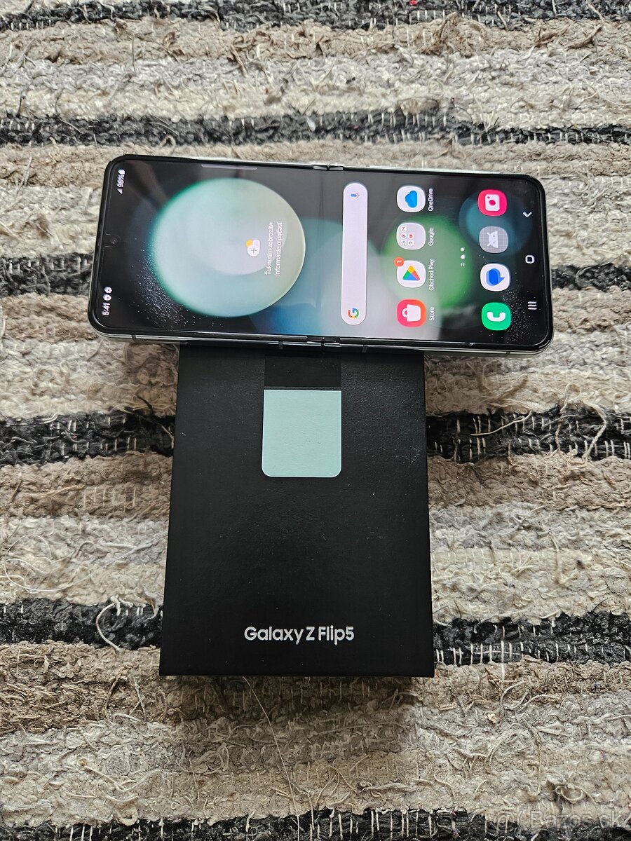 samsung galaxy z flip 5-mint