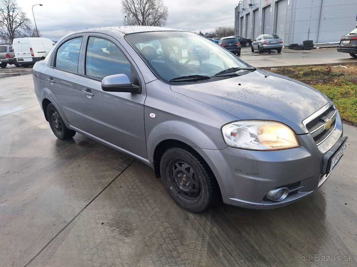 CHEVROLET AVEO 1,4 BENZÍN KLÍMA ŤAŽNÉ