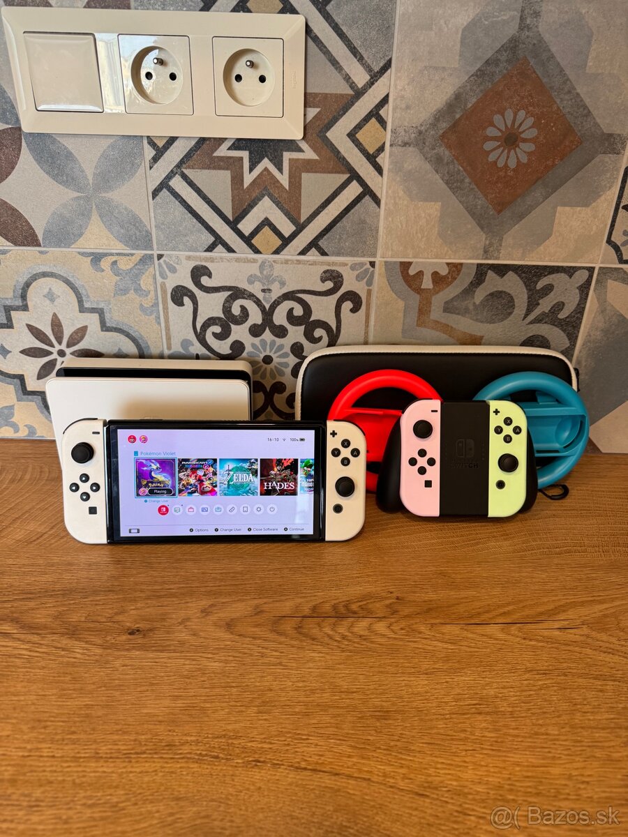 Nintendo switch OLED + joycony + puzdro