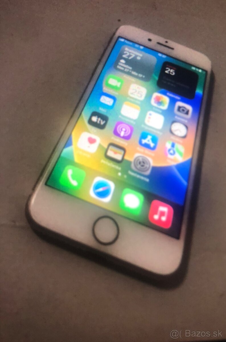Predám iphon 8