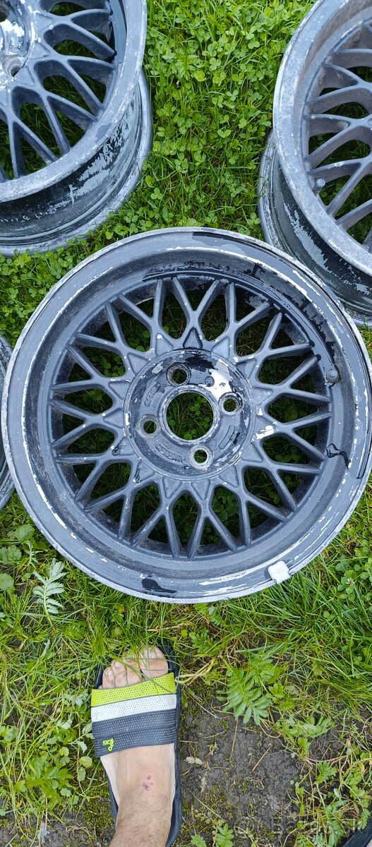 4x100 r15