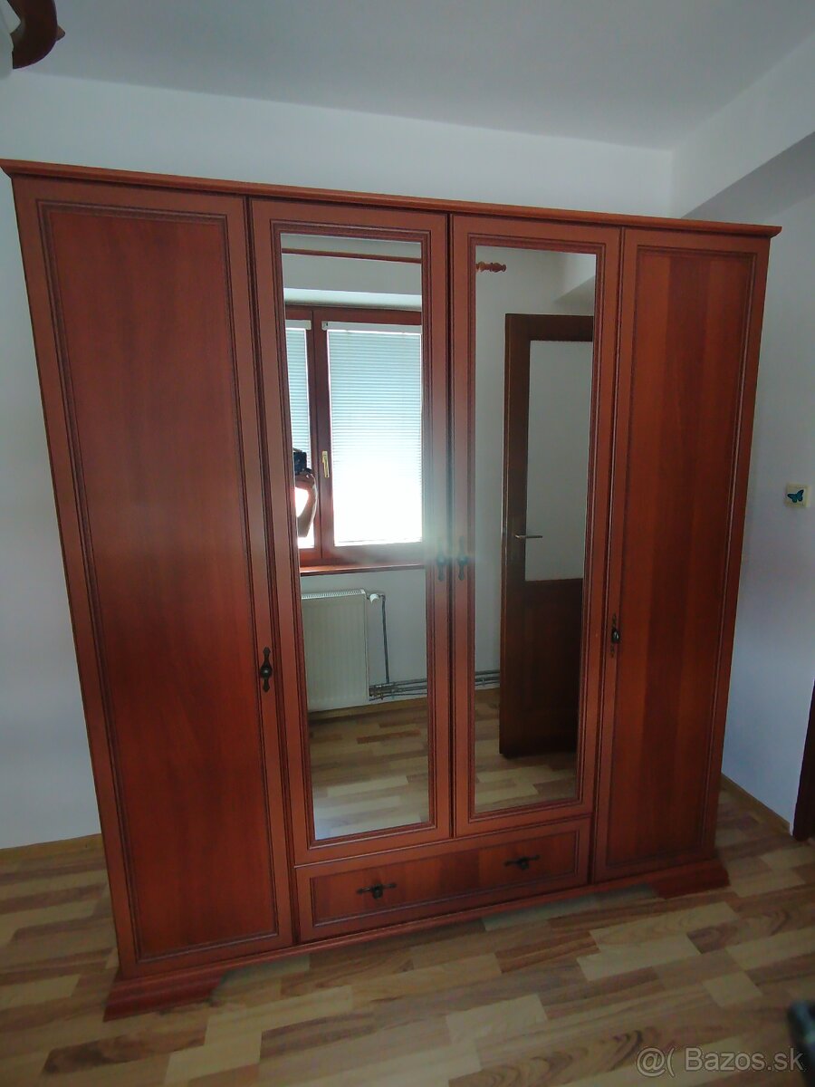 Veľká skriňa