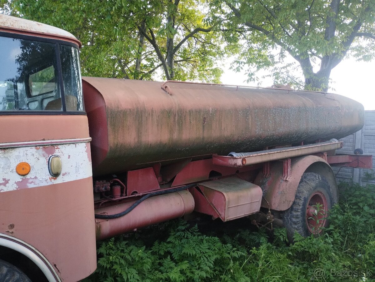 NÁDRŽ NEREZOVÁ 8000L RV.2008
