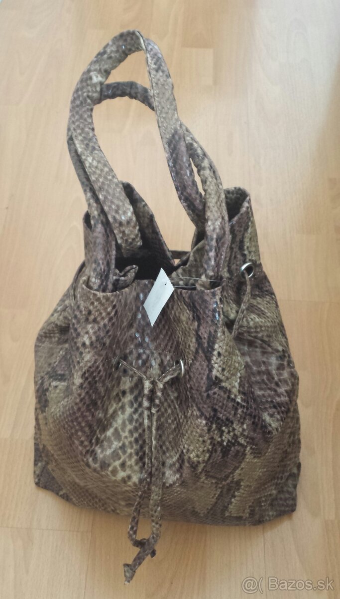 Vaková dámska taška