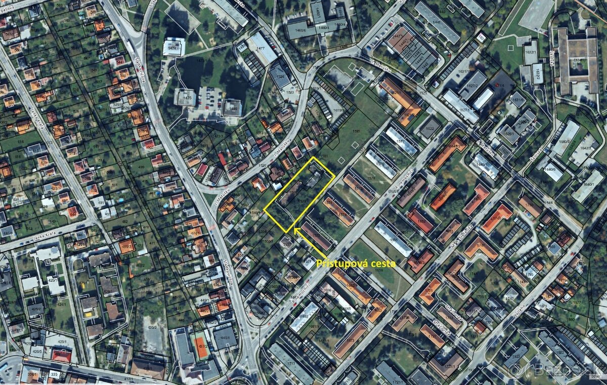 Pozemok pre bytovú výstavbu v centre Bánoviec n/B