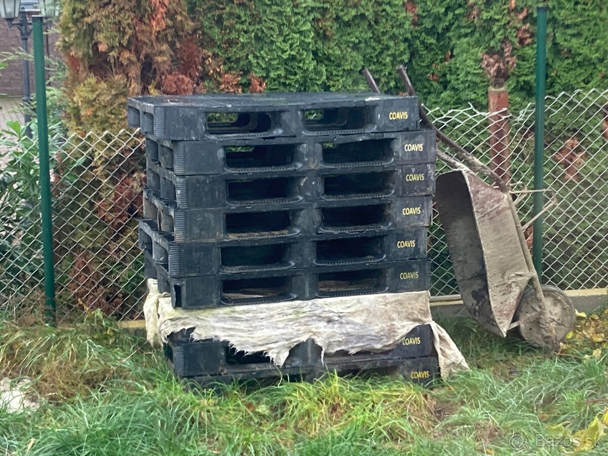 Predam 9ks plastove palety, 2 eur/ks