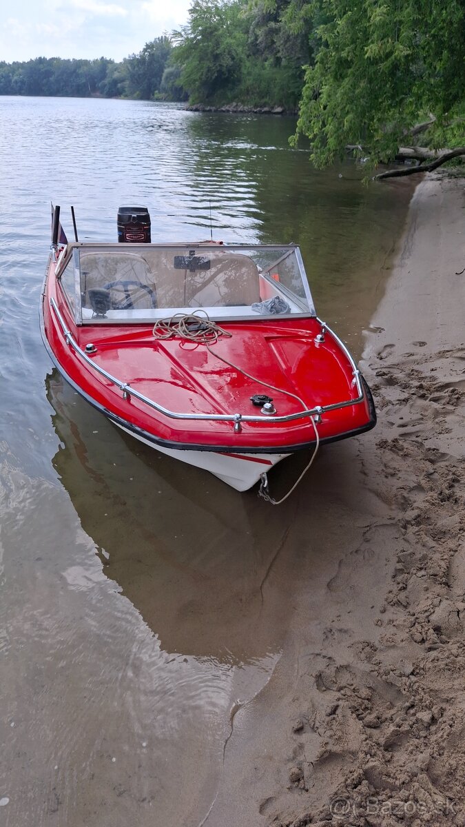 Predám motorový čln