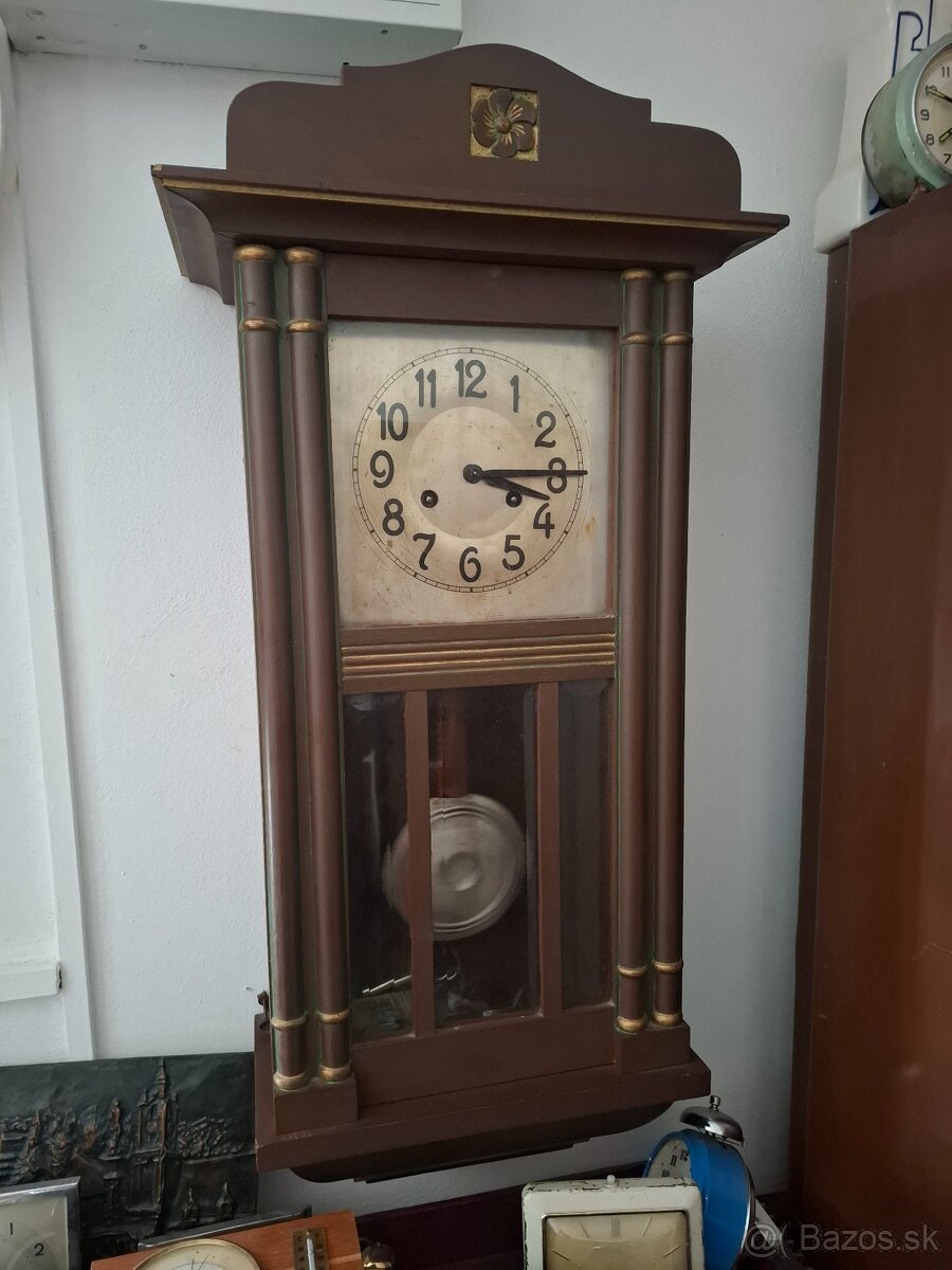 Predám funkčné starožitné nástenné hodiny JUNGHANS artdeco 7
