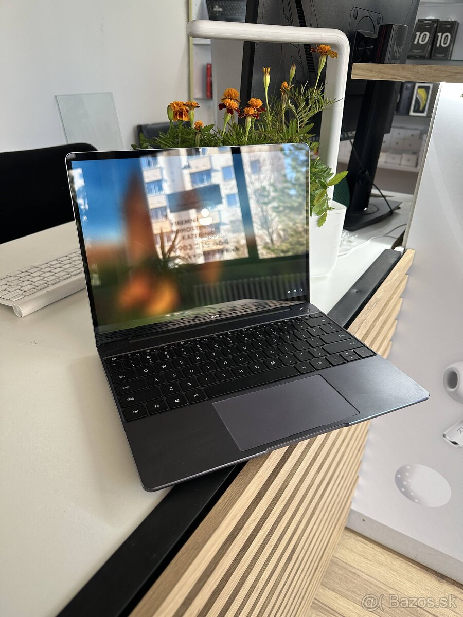 Huawei MateBook 13 • i5-8265U • 8 GB RAM • 256 GB SSD I Stav
