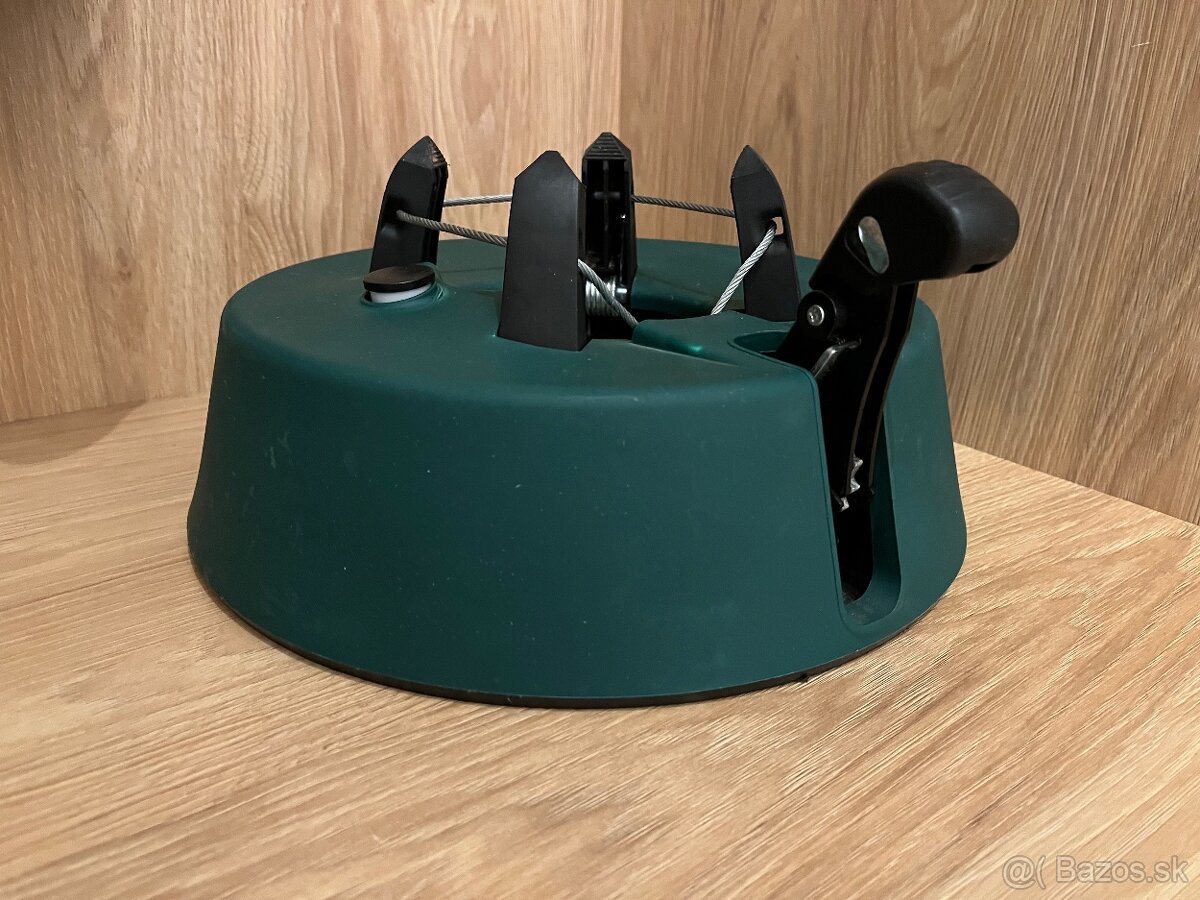 Stojan na vianočný stromček