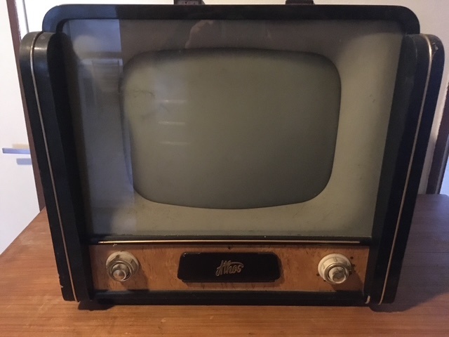 Predám historický televízor Tesla4203A Athos