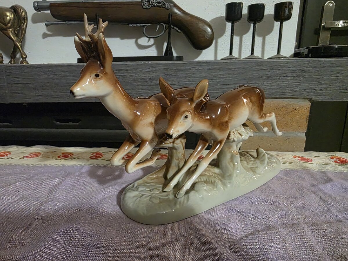 Royal Dux bežiace srnky