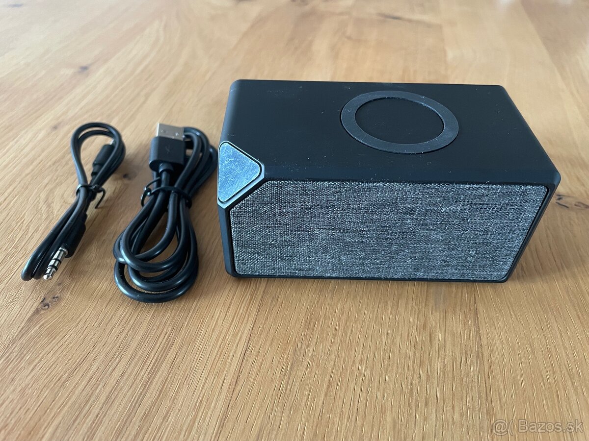 Malý bluetooth reproduktor