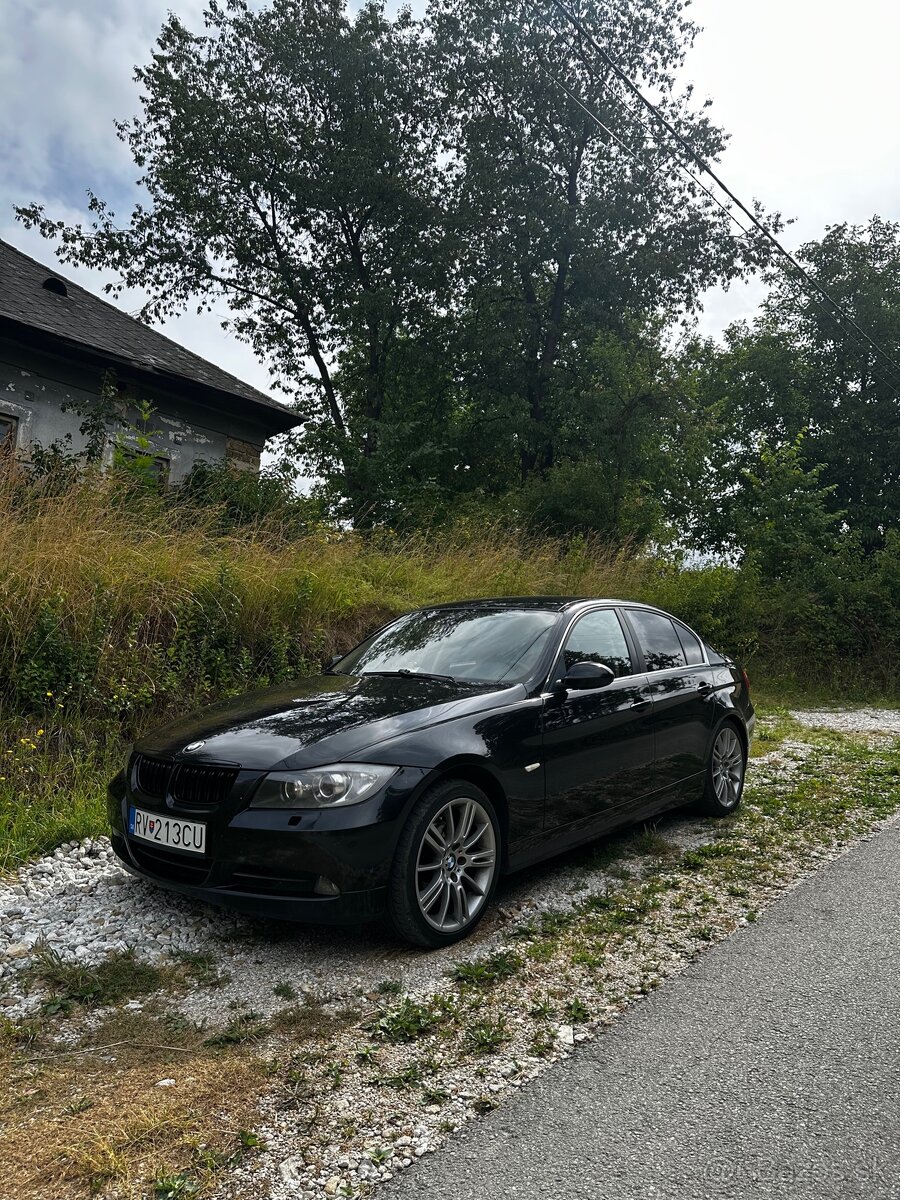 BMW E90 325i