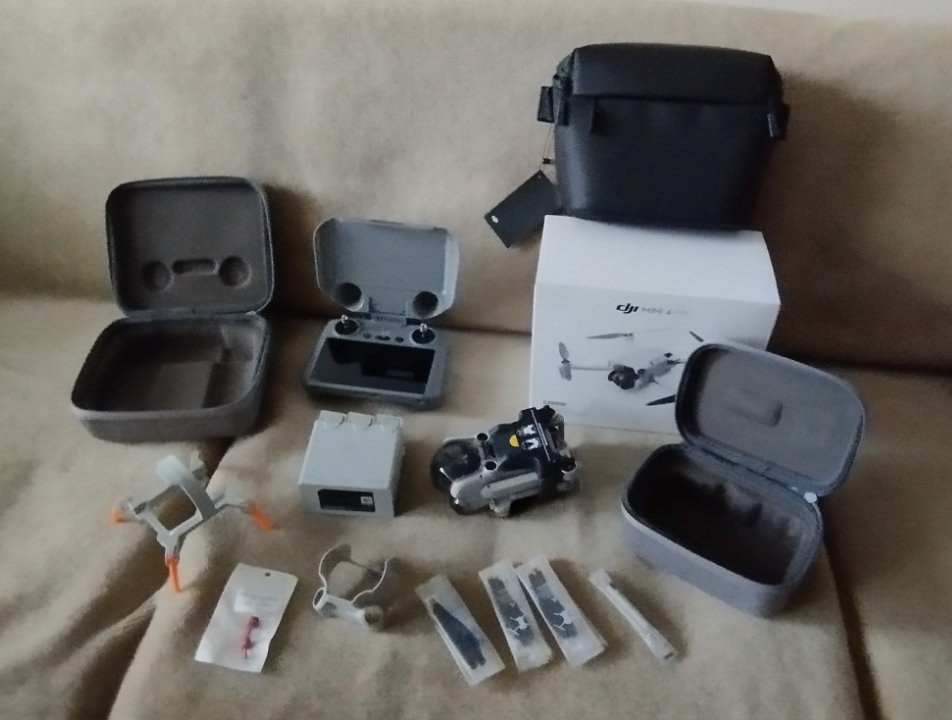 DJI mini 4 Pro Fly more combo + DJI Care Refresh + prisl.
