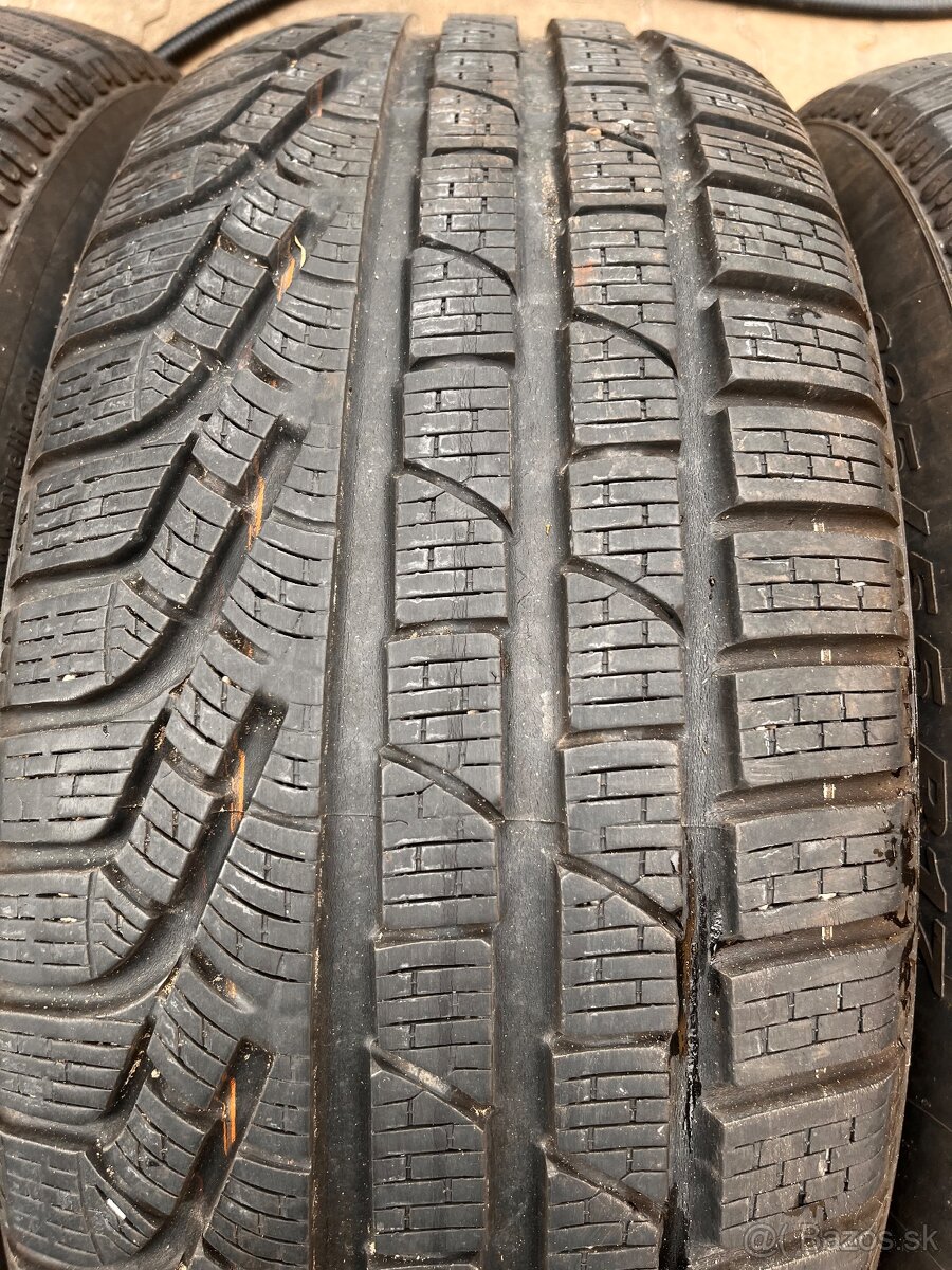 235/55R17 Pirelli zimne