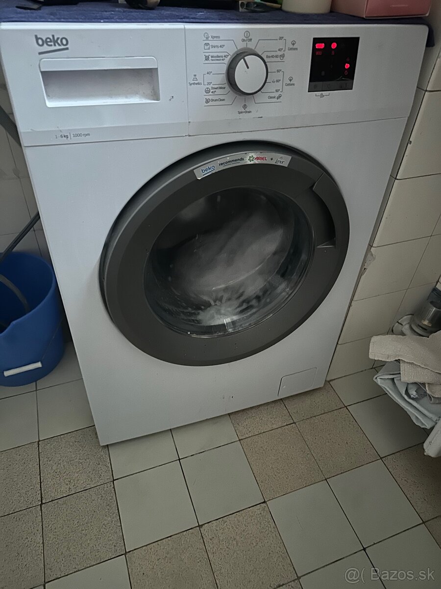 Práčka z predu plnená