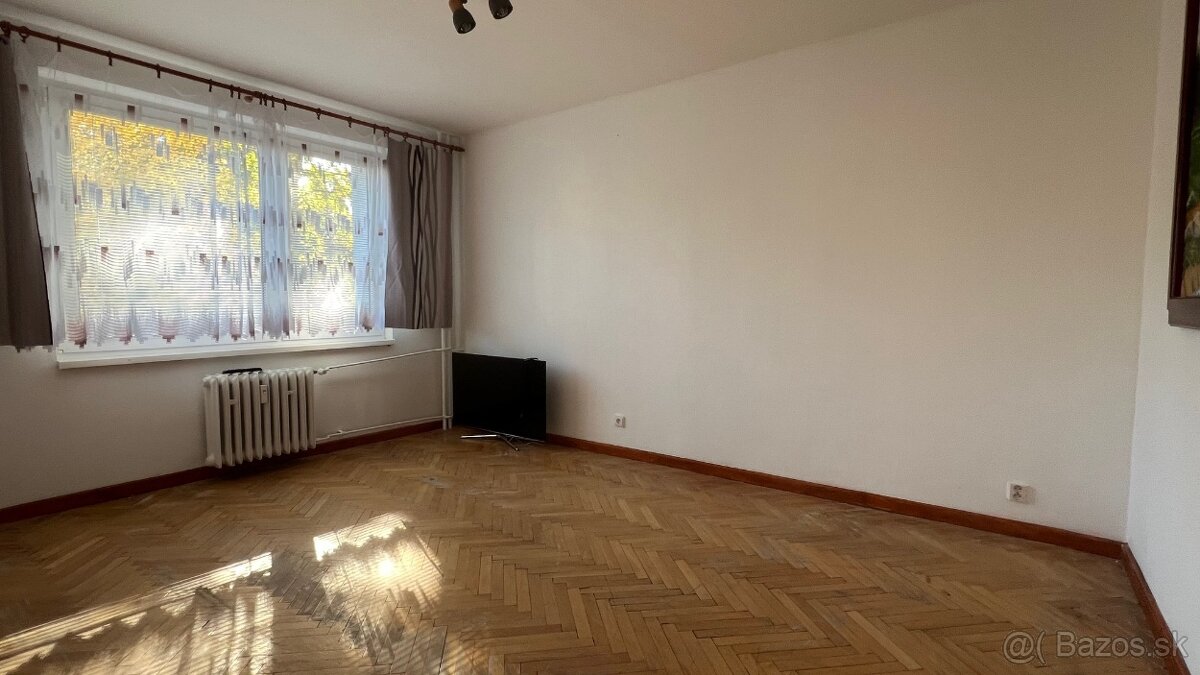 TRIOREALITY - 3+1 byt s balkónom na predaj - Školská ul.